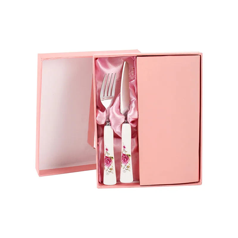 Why Flat Cutlery with ceramic handle are so popular in Russian-speaking regions